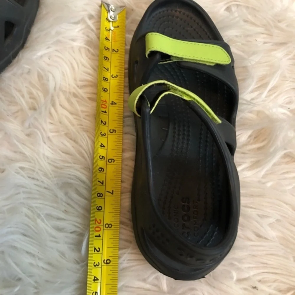 Iconic crocs gray and lime green size J2